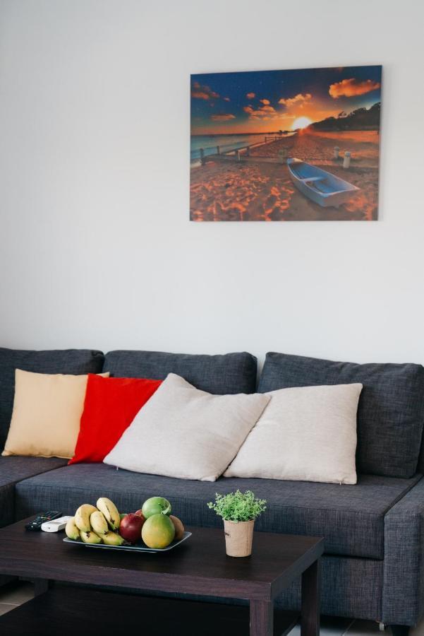SeaSunLove apt. Apartment Larnaca Exterior foto