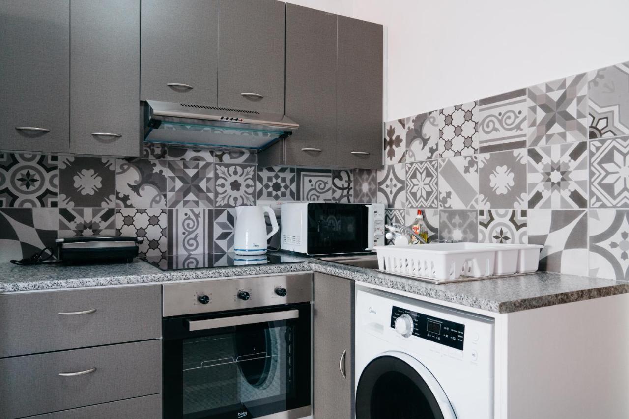 SeaSunLove apt. Apartment Larnaca Exterior foto