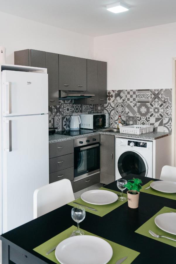 SeaSunLove apt. Apartment Larnaca Exterior foto