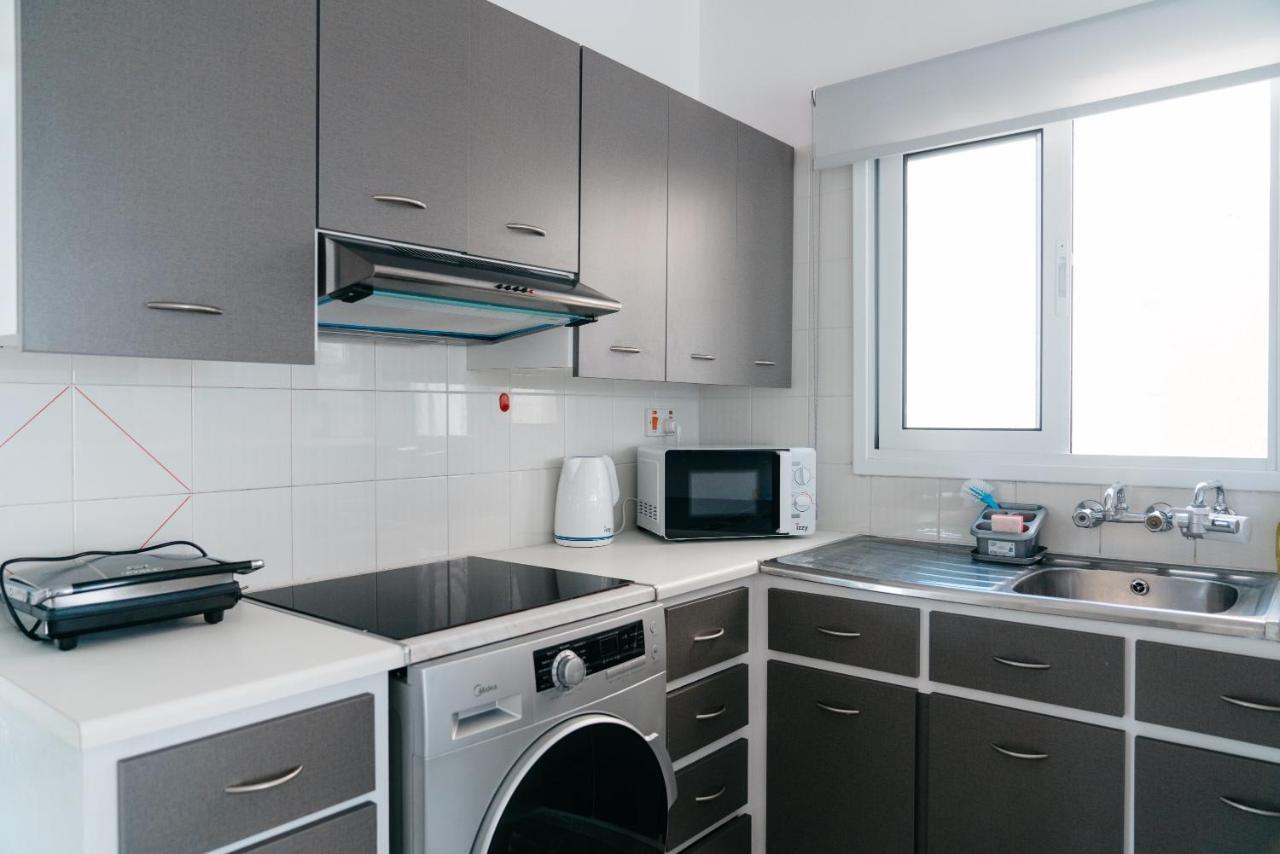 SeaSunLove apt. Apartment Larnaca Exterior foto